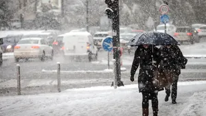 Informare meteo: ploi, lapoviţă şi ninsoare în România. Vremea se strică în weekend 