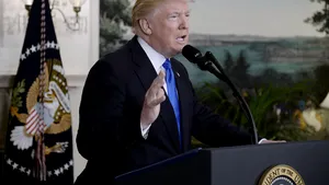 Justiţia ordonă echipei de tranziţie a lui Donald Trump să păstreze documentaţia relevantă pentru anchetă/ Trump confirmă că este investigat pentru demiterea directorului FBI 