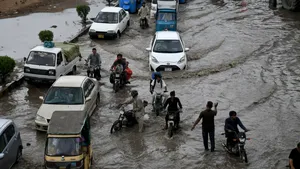 1,2 milioane de oameni afectaţi de inundaţii în Pakistan. Aproape 250.000 au părăsit locuinţele