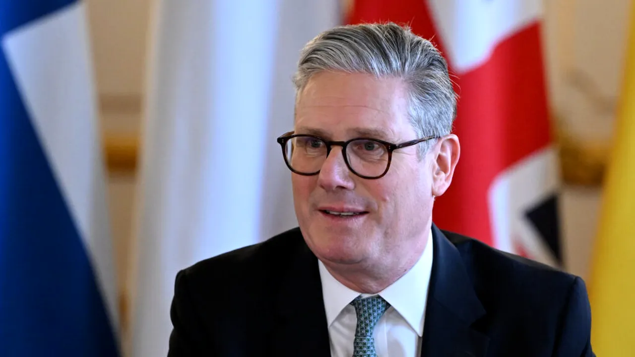 Premierul britanic Starmer vrea extrădarea fraților Tate în Regatul Unit