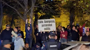 Și-a lăsat copilul singur acasă cu febră ca să-l susțină pe Călin Georgescu: „Veniți să luptăm”