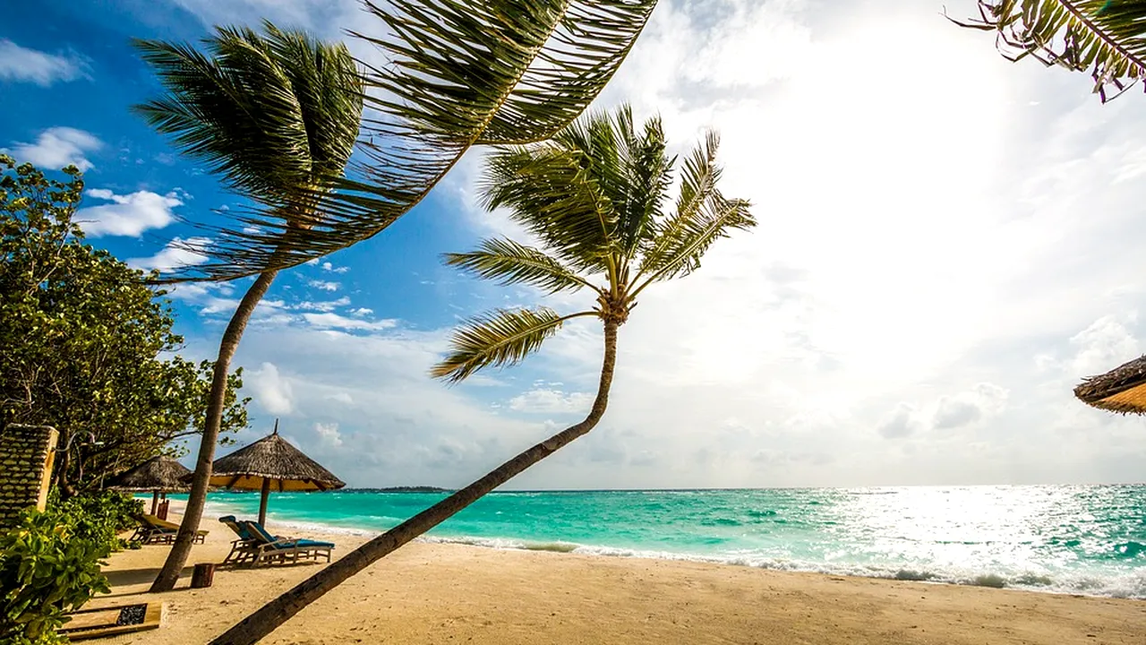 Rușii sfătuiesc populația să plece în vacanța de vară în Maldive. Reduceri de 70%