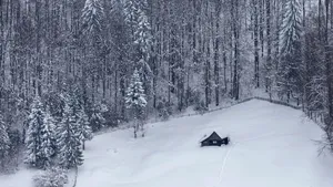 Risc însemnat de producere a avalanşelor în Munţii Făgăraş şi Bucegi. Strat de zăpadă de 1,4 metri