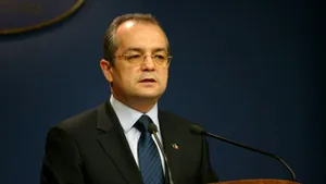 Boc: Guvernul îşi va asuma răspunderea asupra celor trei legi
