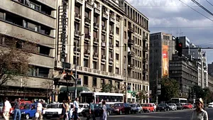 Topul afacerilor care sfidează criza. Dispar băncile, apar magazinele de nişă