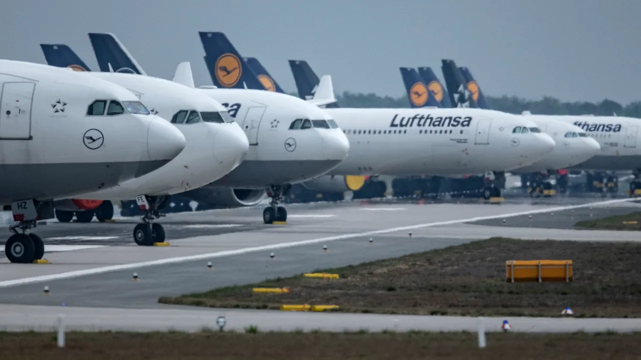 Lufthansa pierde milioane de dolari pe oră. Gigantul aviatic are nevoie urgent de un plan de salvare