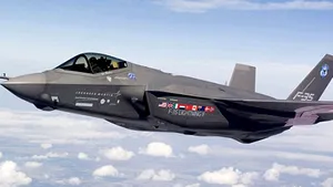 Descoperire revoluţionară: Cum ar putea ZAHĂRUL să facă avioanele de vânătoare invizibile - FOTO, VIDEO