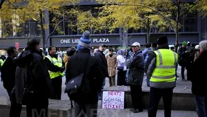 Mişcarea Occupy Wall Street: Poliţiştii au descoperit arme în Parcul Zuccotti din New York
