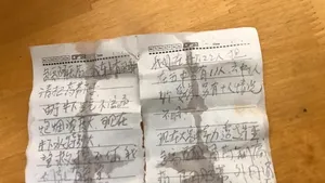 Salvatorii de la mina de aur din China, care s-a prăbuşit în urmă cu o săptămână, au primit un mesaj scris de mână de la minerii prini sub dărâmături