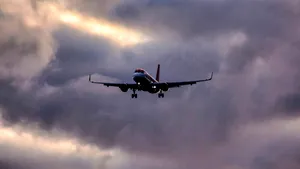 Incendiu în avion după ce un powerbank a luat foc. Aterizare de urgență pentru 206 de pasageri