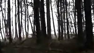 O adolescentă s-a spânzurat după ce a fost certată de mamă că îşi cumpărase haine