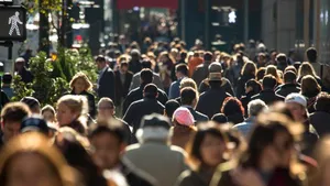 Românii îşi doresc de la UE mai multă stabilitate în economie şi mai puţină corupţie - studiu