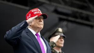 Cum va arăta noul telefon mobil lansat de compania lui Donald Trump? Design-ul este inspirat de mișcarea MAGA