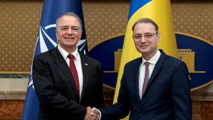 Premierul Luca Niculescu, întâlnire cu ambasadorul SUA. Ce au discutat despre securitate și investiții