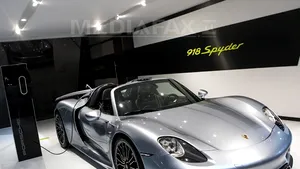 Porsche a epuizat o ediţie limitată a supermaşinii 918 Spyder, de 845.000 de dolari