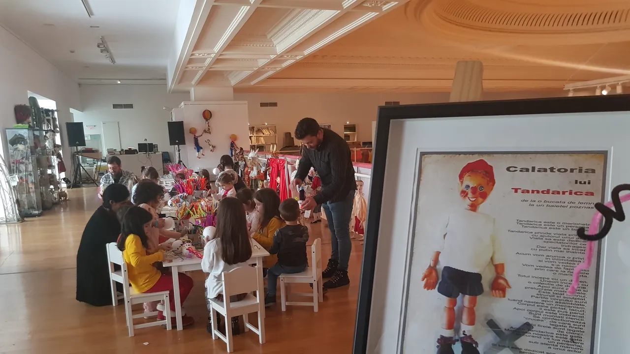 REPORTAJ: Păpuşile pun arta în cartea de onoare a festivalului internaţional ImPuls