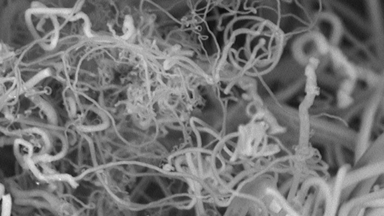 STUDIU: Nanofibre de carbon, obţinute din dioxidul de carbon din aer - VIDEO