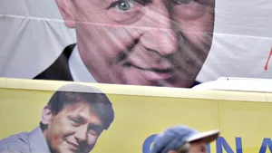 Afişe în maghiară cu Băsescu şi Antonescu, postate în Covasna