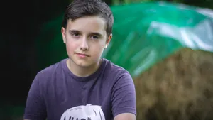 Povestea lui George, băiatul de 12 ani al cărui vis e să aibă locuri de muncă atunci când va fi mare