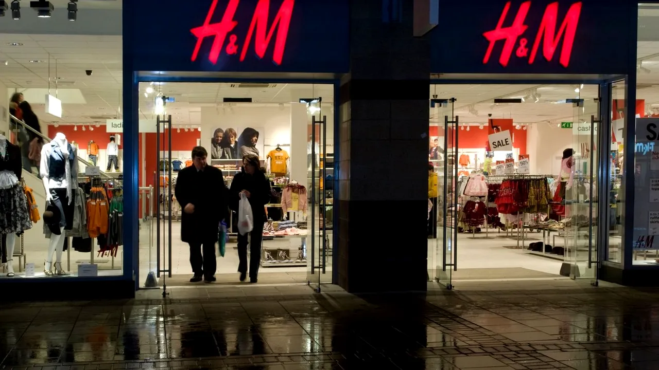 H&M primeşte o amendă usturătoare în Germania pentru „monitorizarea” ilegală a angajaţilor