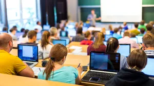 Elevii români au obţinut trei medalii de aur şi una de argint la Olimpiada de Informatică a Europei Centrale