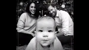 Primul copil al ducilor de Sussex, vedeta felicitării de Crăciun de anul acesta. FOTO