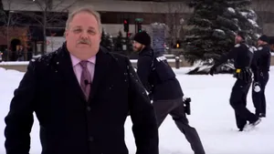 VIDEO. Oraşul american în care aruncatul cu bulgări de zăpadă este ilegal. Ce s-a întâmplat după ce Poliţia a încalcat legea