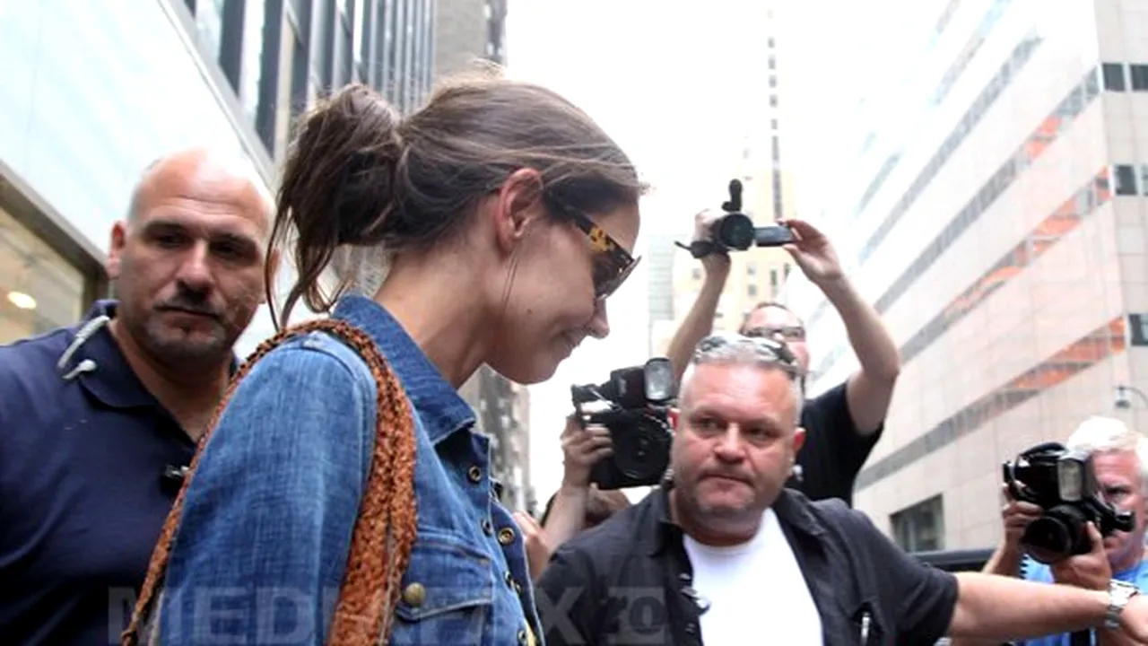 Katie Holmes va primi 400.000 de dolari pe an, în urma divorţului de Tom Cruise
