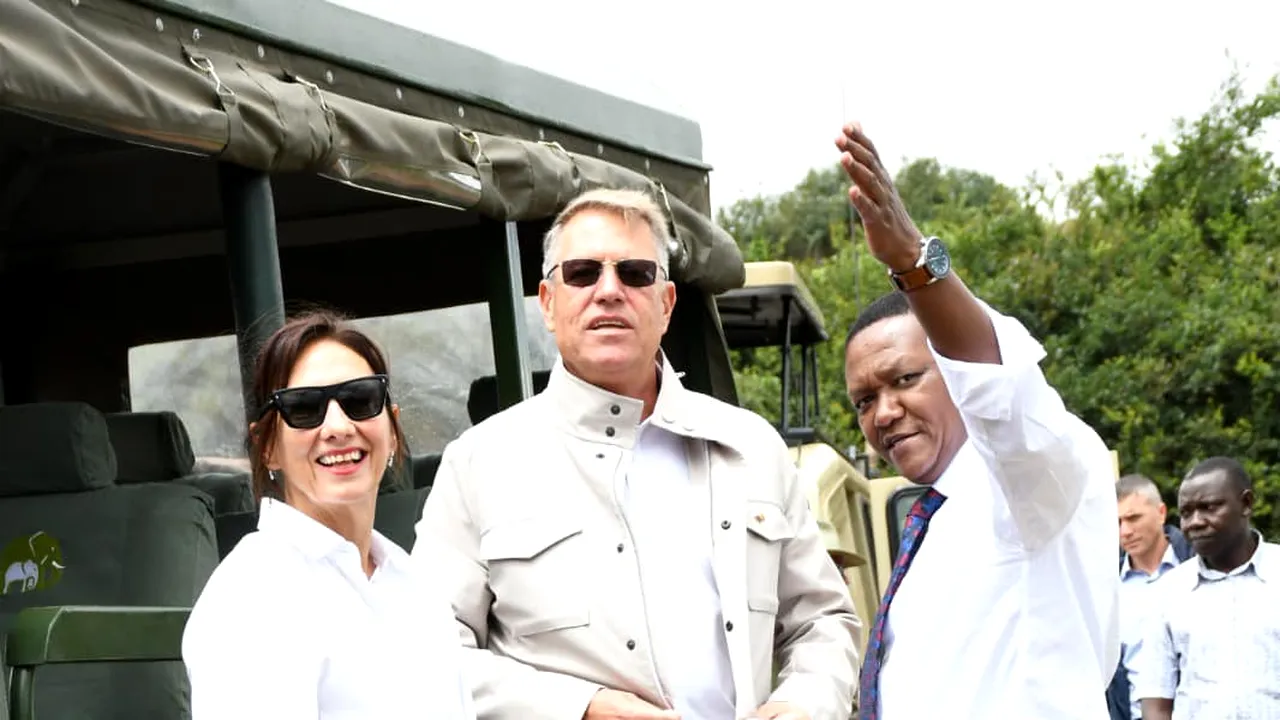 Carmen şi Klaus Iohannis, surprinşi la Parcul Naţional Nairobi