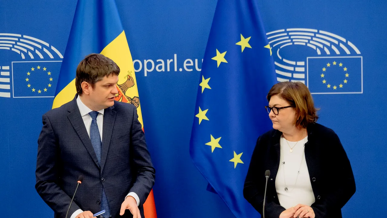 Vălean: Lucrăm pentru a alinia mai îndeaproape reţeaua de transport a Republicii Moldova la cea a UE