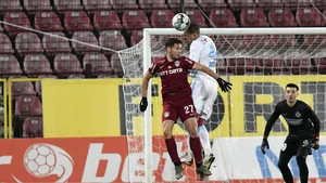 CFR Cluj trece cu 2-0 de liderul FCSB şi se apropie la doar 3 puncte de primul loc