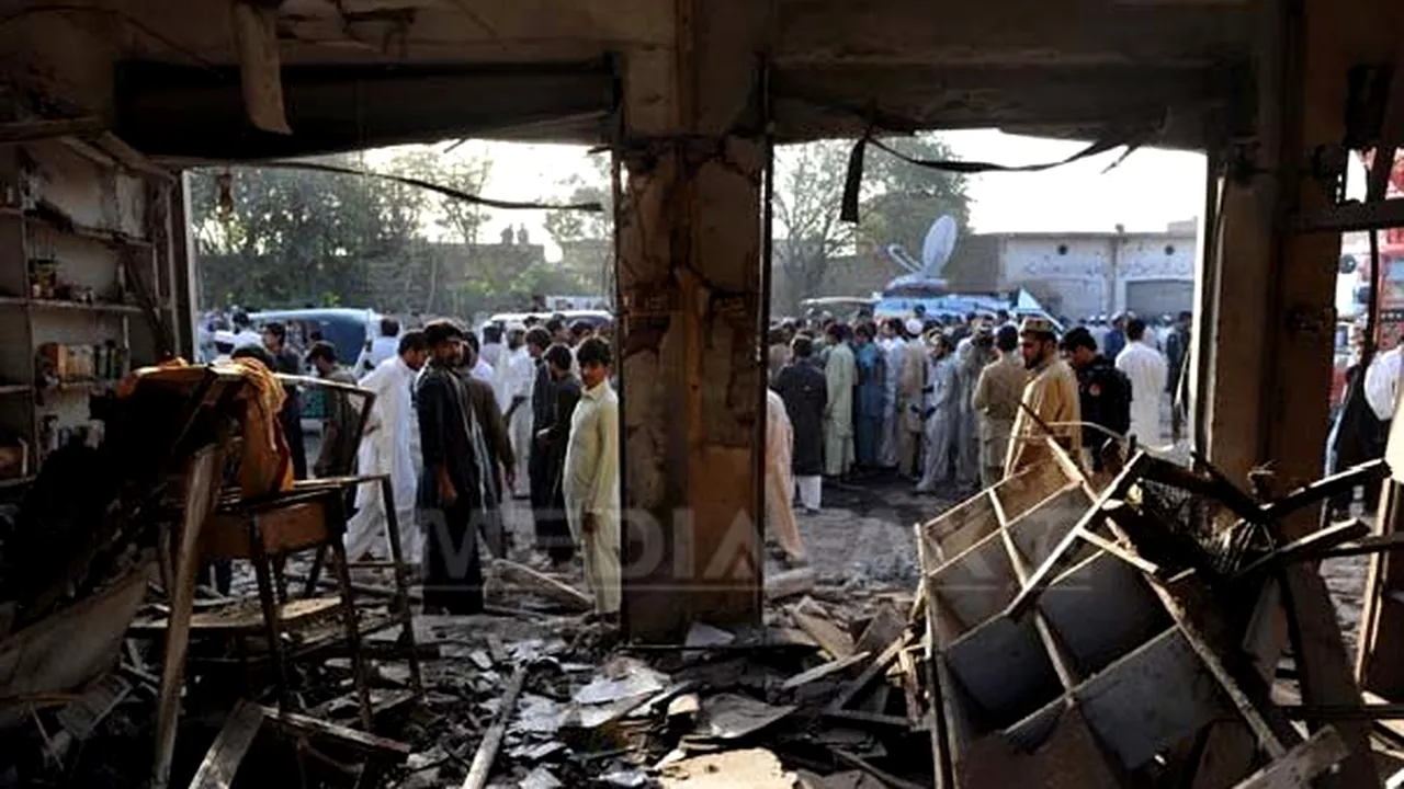 Două cinematografe, incendiate în Pakistan în manifestaţiile împotriva filmului antiislam. Cel puţin 15 persoane au fost rănite