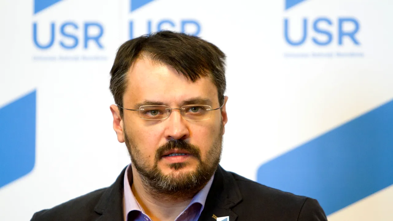 Ghinea acuză PSD şi ALDE de hărţuire a opoziţiei, după ce s-a cerut sancţionarea sa în BP