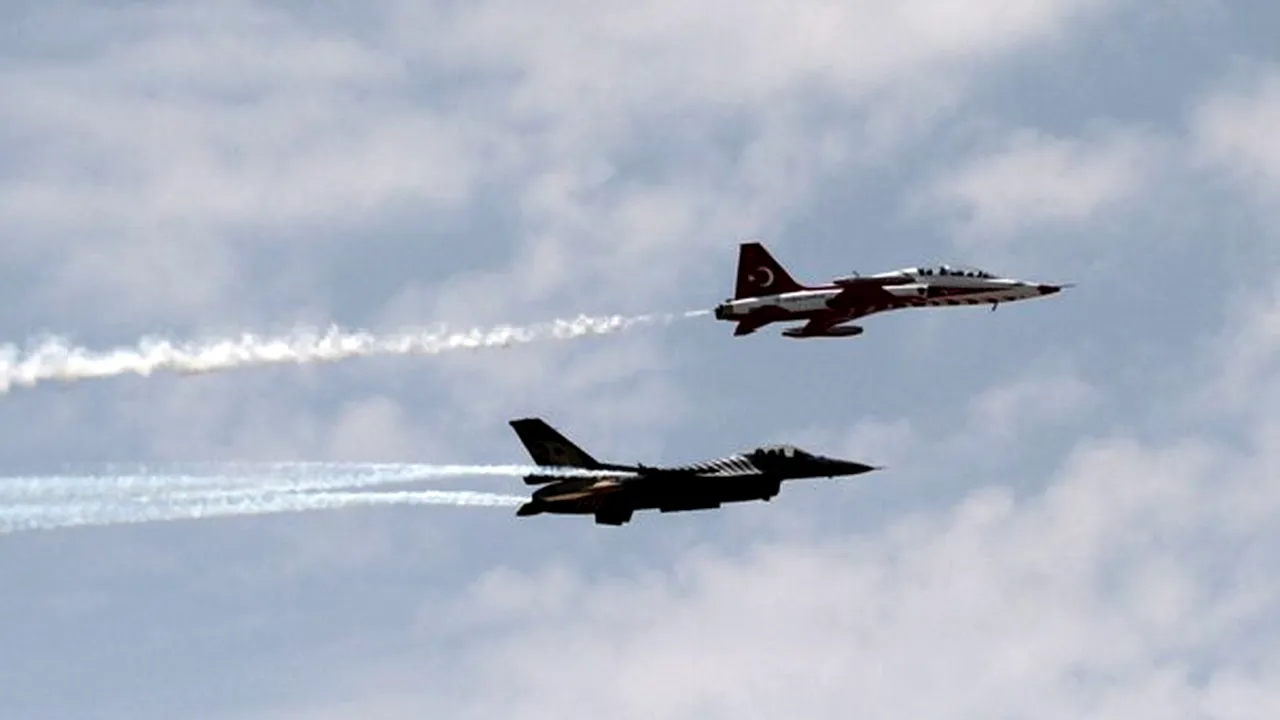 Avioane militare turce au atacat poziţii ale PKK în sud-estul Turciei