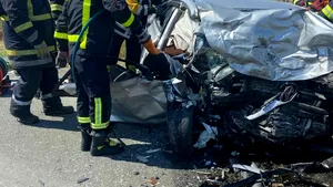 Accident grav în județul Arad. Două persoane au murit și alte patru au fost rănite