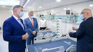 COMENTARIU Lelia Munteanu: Măştile lui Iohannis
