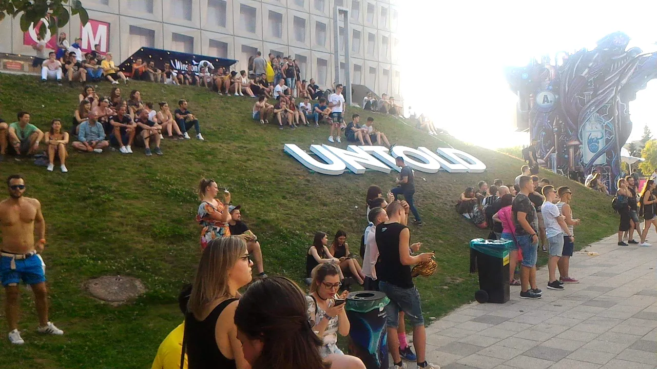 UNTOLD a pus România pe harta Europei la nivel muzical, dar a lăsat pista de atletism de pe Cluj Arena plină de găuri