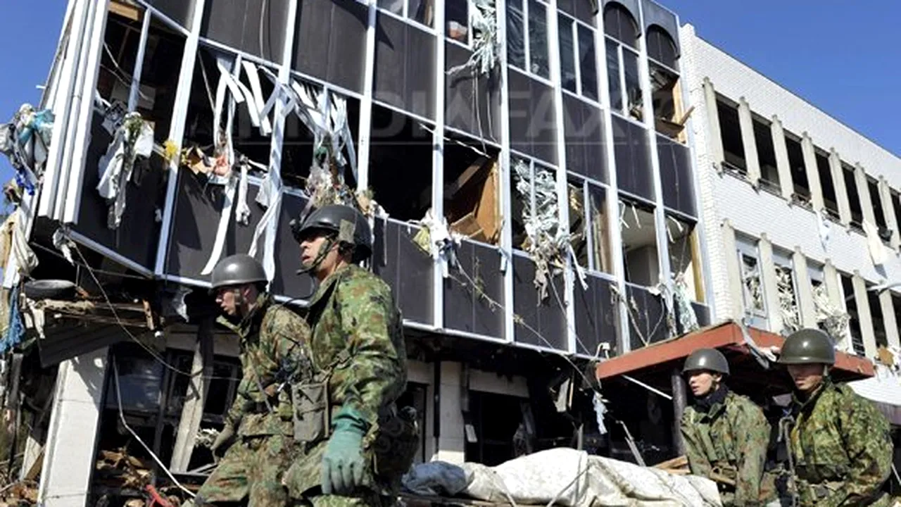 Cel puţin 100.000 de militari japonezi participă la operaţiuni de salvare