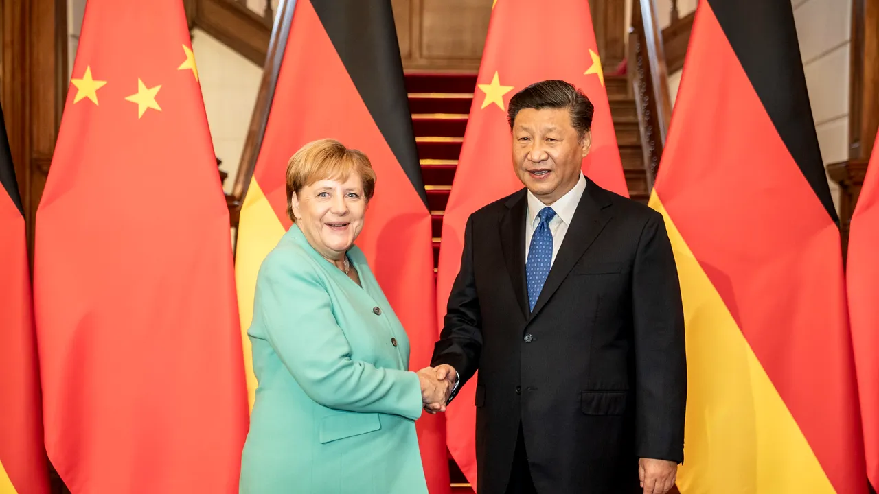  În relaţia dintre UE şi China ”interesul poartă fesul”. Negocierile economice se reiau, în ciuda tensiunilor diplomatice