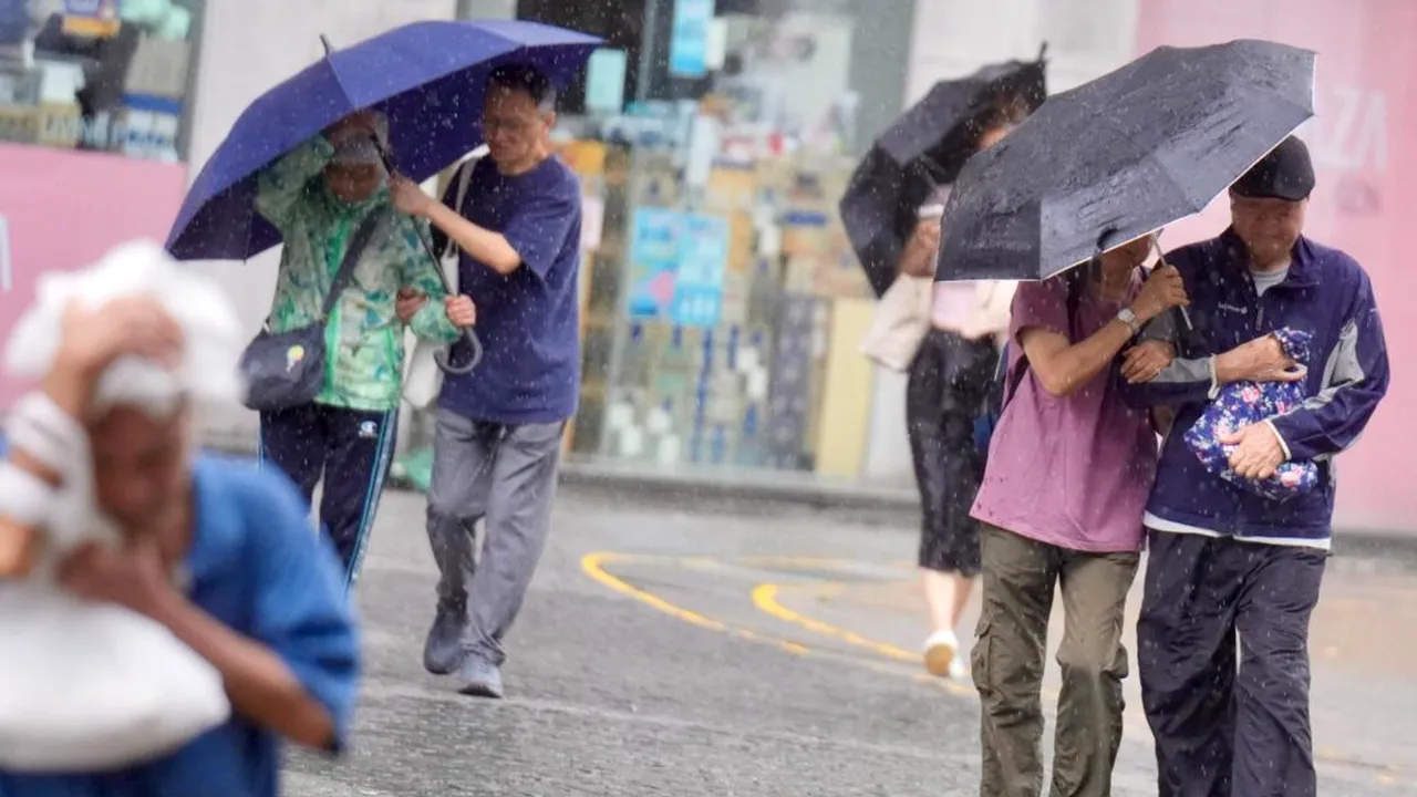 Hong Kong paralizat de ploi extreme. Autoritățile au emis cel mai grav nivel de alertă