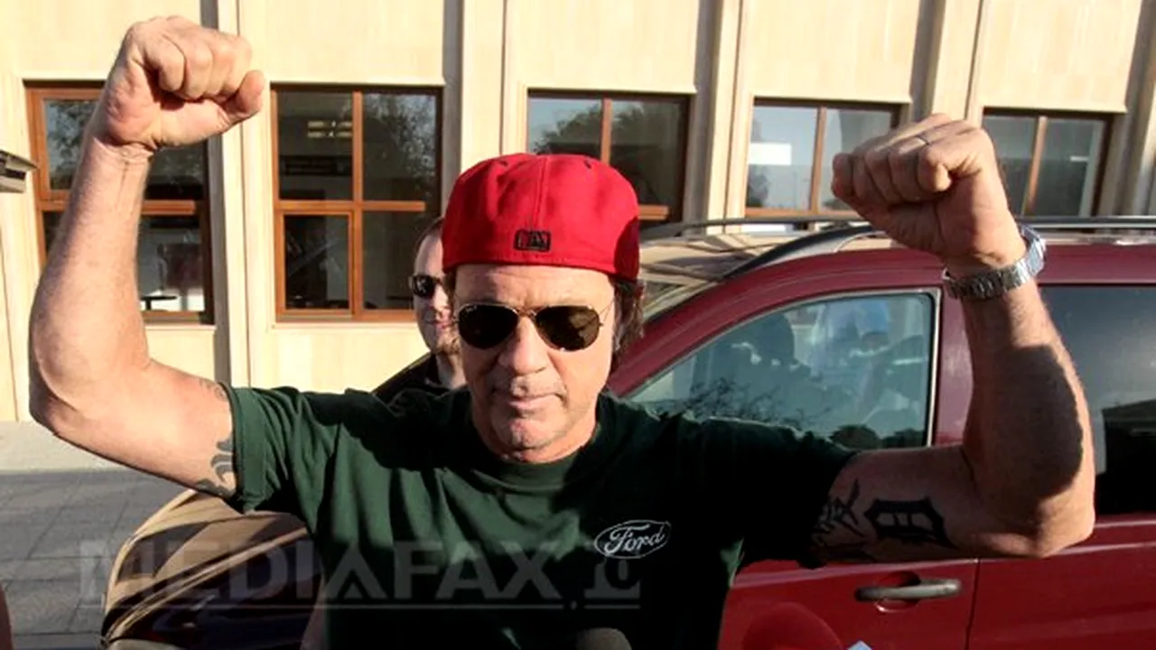 Toboşarul Red Hot Chili Peppers: Sunt fiul ilegitim al lui Ilie Năstase şi al Nadiei Comăneci