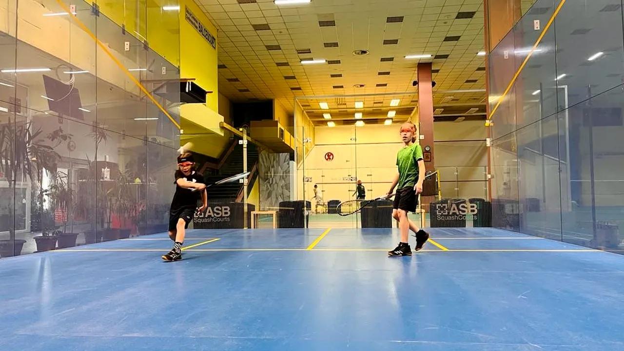 Juniorii romani fac spectacol la CE de Squash
