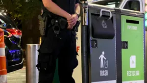 Poliţişti din New York, spitalizaţi după ce s-au plâns că milkshake-urile pe care le-au consumat aveau gust de înălbitor