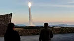 Kim Jong Un prezintă o rachetă capabilă să lovească SUA, în timp ce Donald Trump vorbește despre o posibilă întâlnire cu liderul nord-coreean