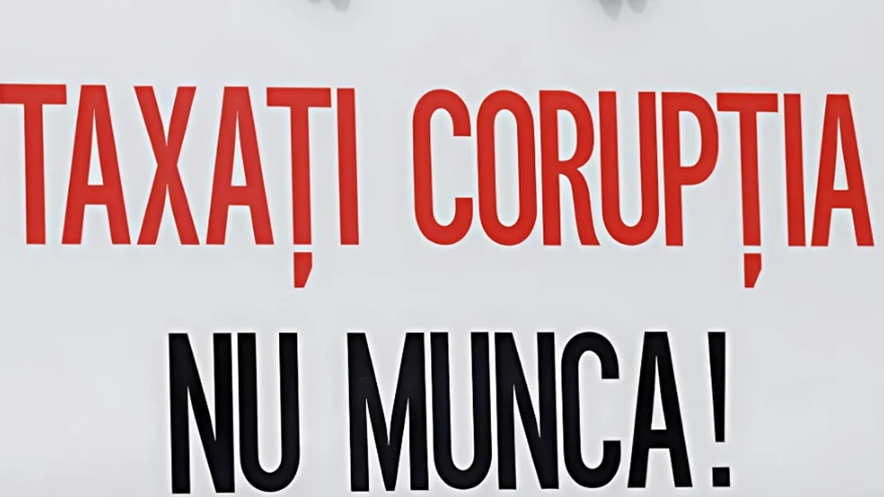 Proteste spontane la SGA Vrancea și Bacău. Protestatarii au afișat salariile „nesimțite”