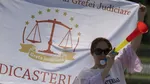 Grefierii amenință că vor bloca instanțele și parchetele de la 1 septembrie din cauza Legii salarizării: „Blocăm total sistemul judiciar din România”
