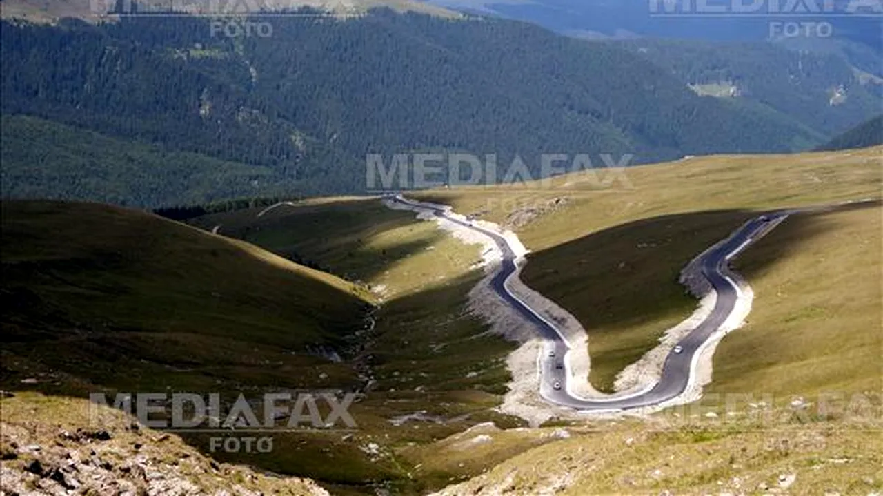 A căzut prima ninsoare. Decor de iarnă la jumătatea lunii octombrie, pe Transalpina. GALERIE FOTO
