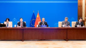 Financial Times: China acuză UE de periclitarea comerţului mondial şi îndeamnă NATO să evite activităţile în Asia 