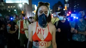 Premierul francez Borne susţine consfinţirea dreptului la avort în Constituţie