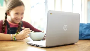 (P) Prietenul care te ajută să te organizezi şi să te informezi: Noul Chromebook de la HP - GALERIE FOTO 